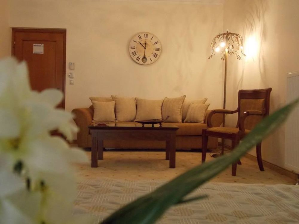 Filippos Hotel Chalkidona Buitenkant foto
